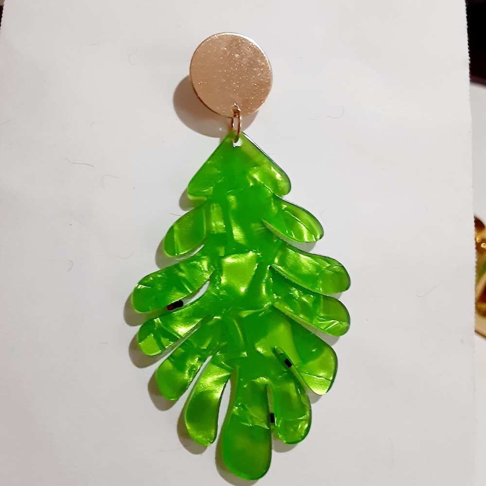 Acrylic Resin Leaf Drop Dangle Statement Earrings… - image 3